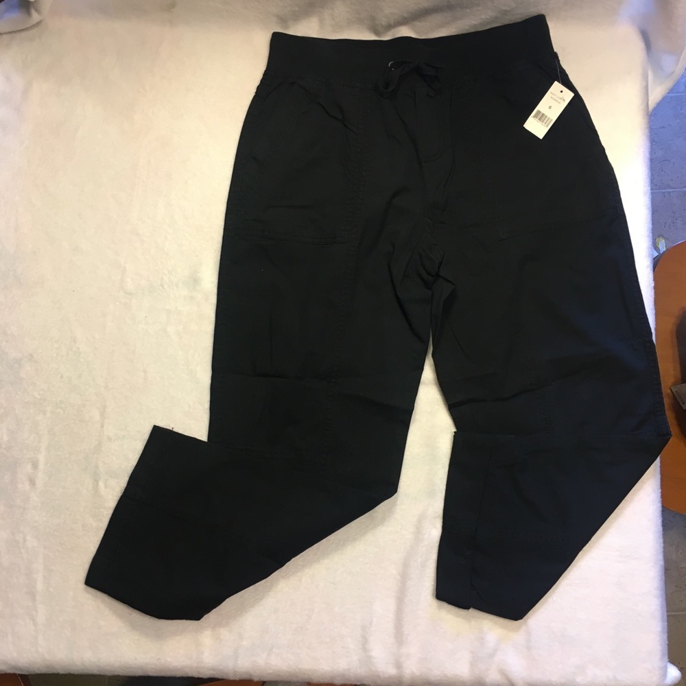 NWT Women’s‎ Dip cargo capris 6